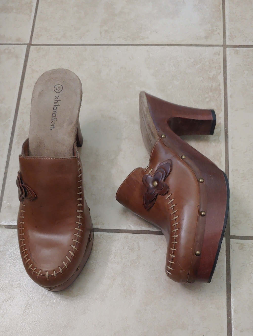 Vintage Y2K Brown Leather Clogs with Floral Accents Xhilaration Women's Size 10